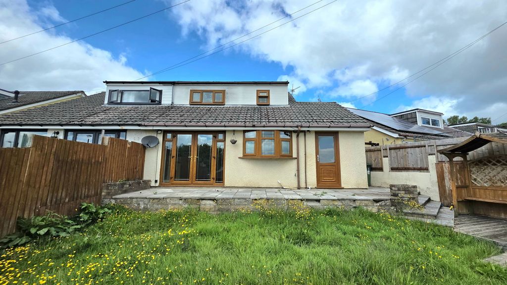 Property photo 2 of 27