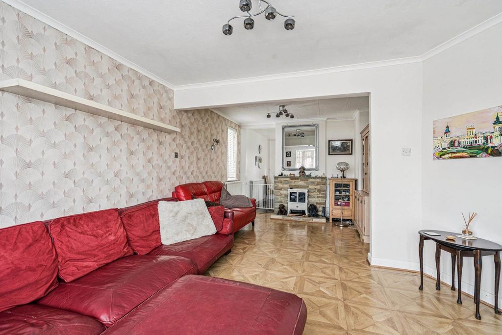 Property photo 2 of 17