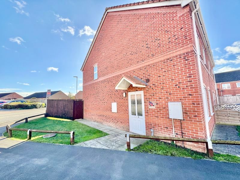 Property photo 2 of 18 Side Access