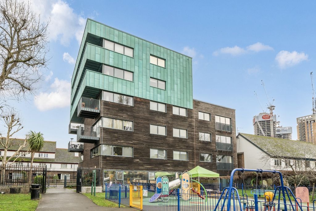 Property photo 2 of 11 External