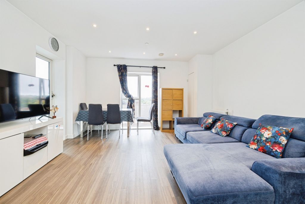Property photo 2 of 11