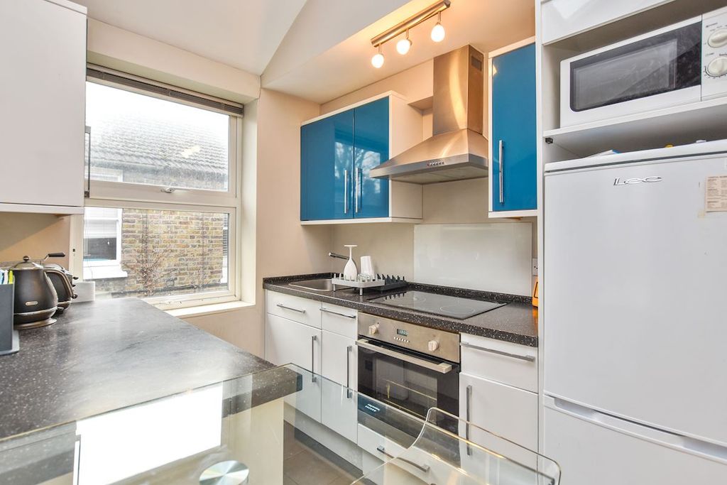 Property photo 3 of 8