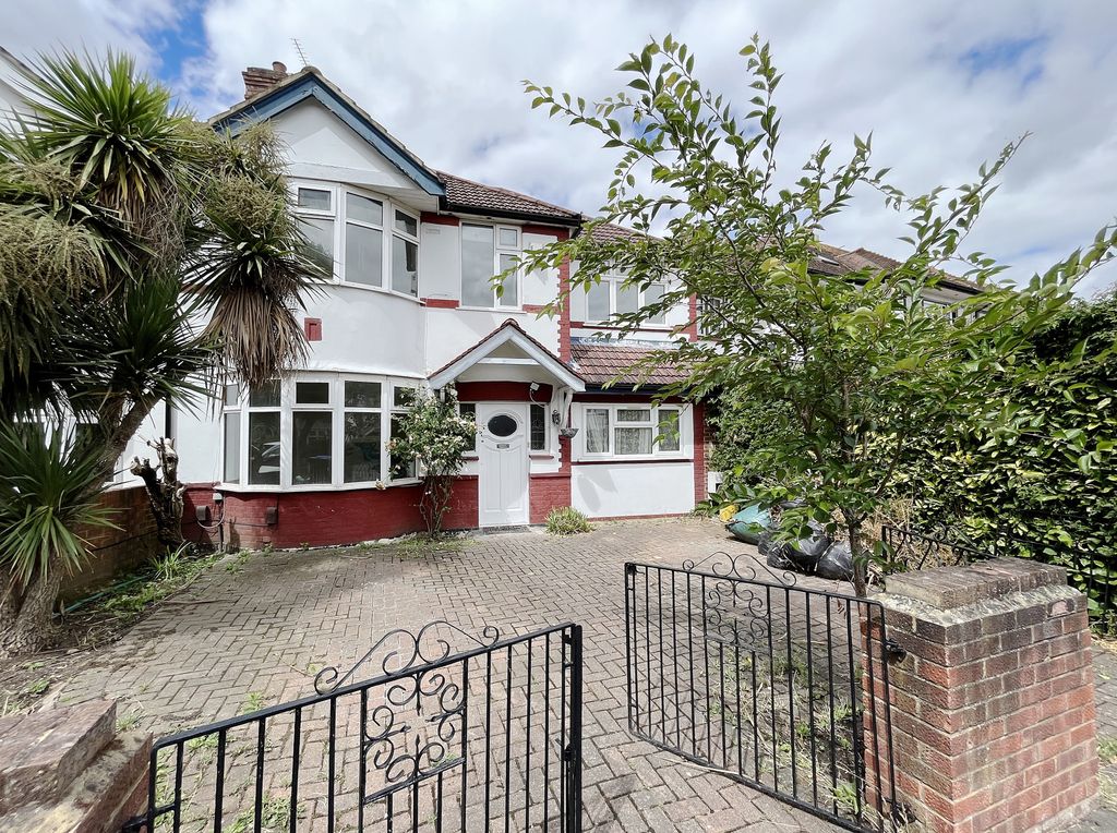 Property photo 1 of 18