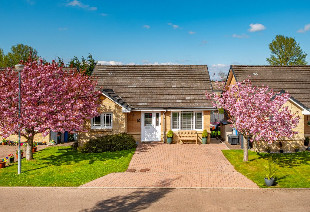 Property photo 1 of 41