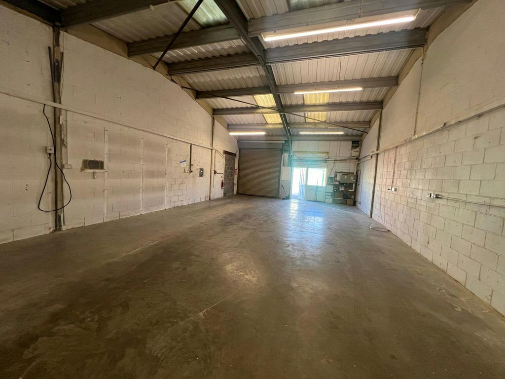 Property photo 2 of 9 17B69Ed5d44B41208E1B535Fc614965A.Jpg