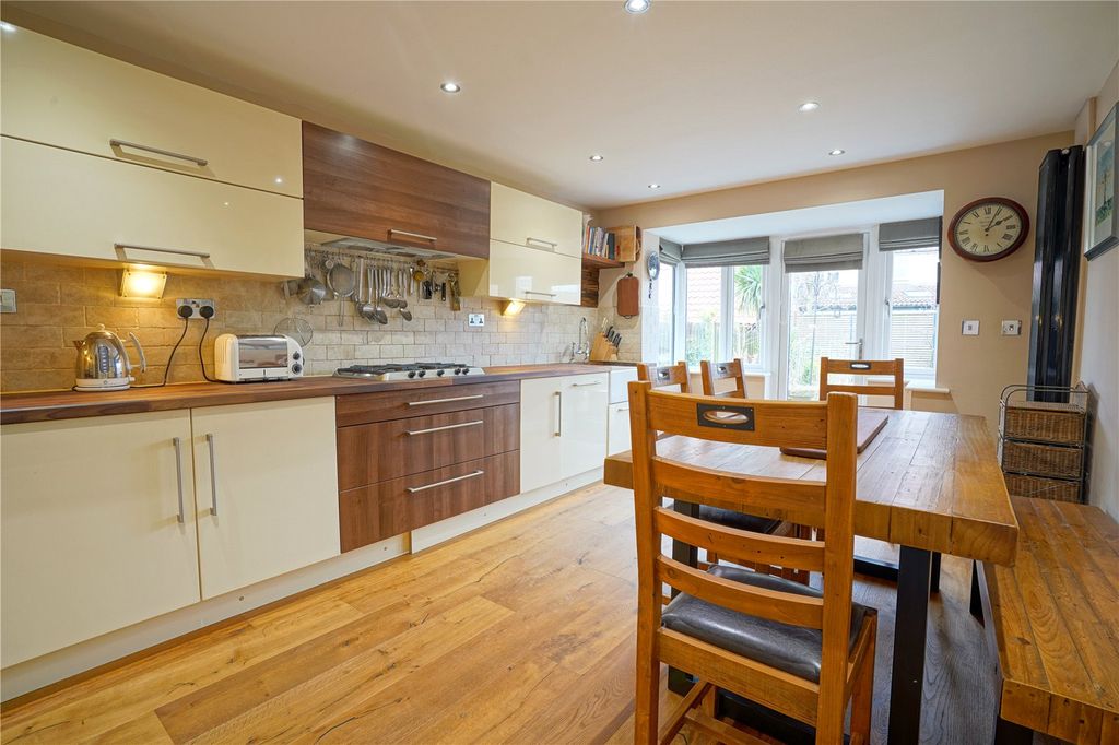 Property photo 2 of 16 Picture No. 01