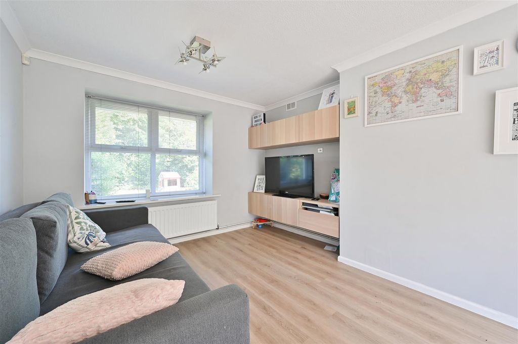 Property photo 3 of 12 10 Ambleside-7.Jpg