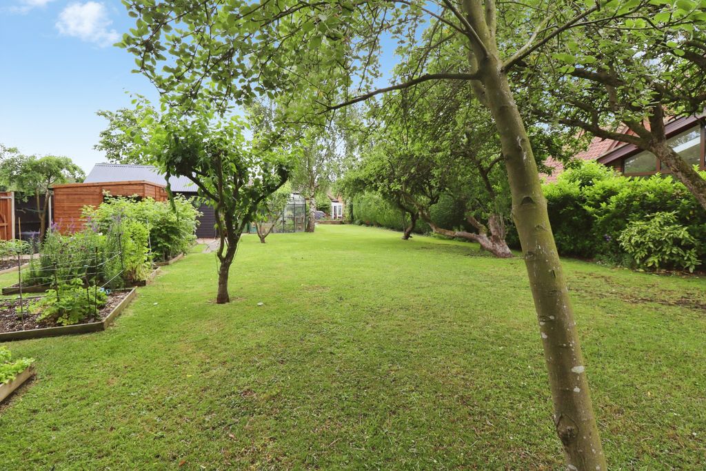Property photo 3 of 41