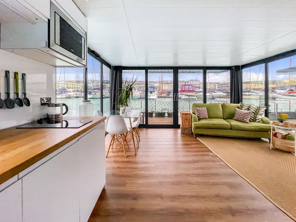 Property photo 3 of 7 Photo #3