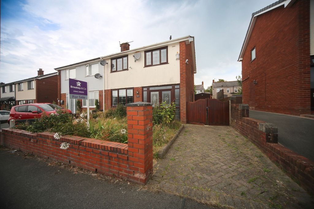 Property photo 1 of 19