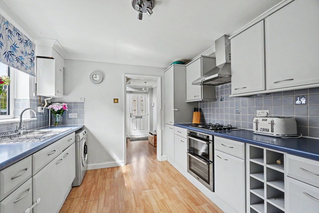 Property photo 3 of 47