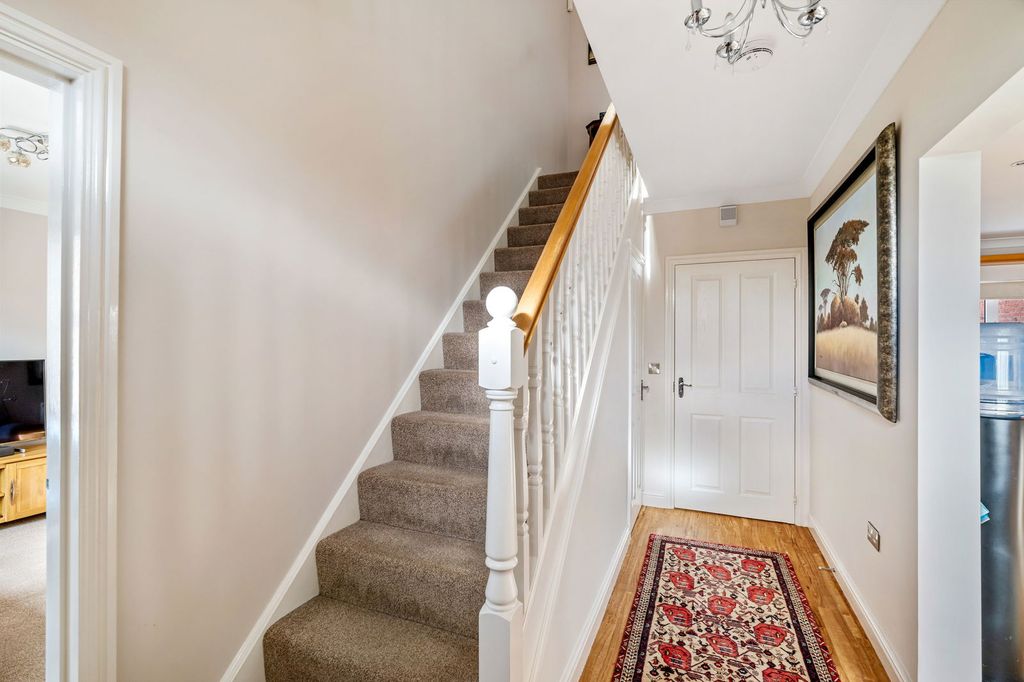 Property photo 2 of 41