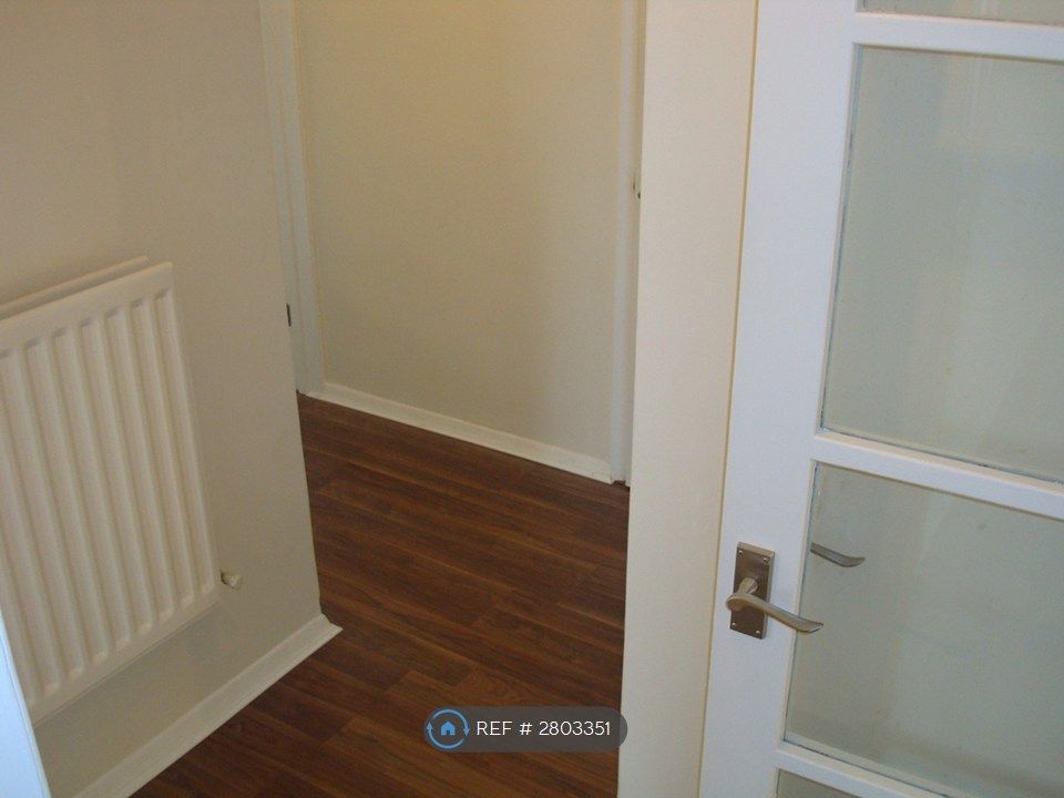 Property photo 2 of 10 Entrance Hallway