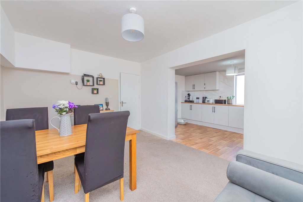 Property photo 3 of 40 Picture No. 23