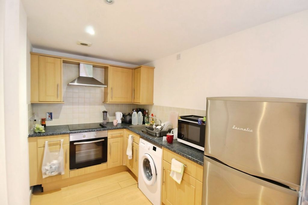 Property photo 2 of 6 Picture No. 13
