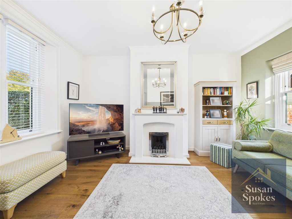 Property photo 2 of 26 Cam01858G0-Pr0191-Still018.Jpg