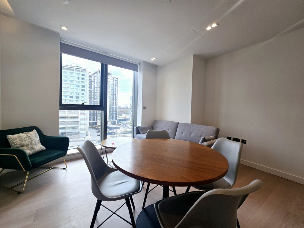 Property photo 1 of 8 Luxury Manhattan Studio-Apartment To Let In Westmark Tower, Part Of The New West End Gate Development In Paddington.