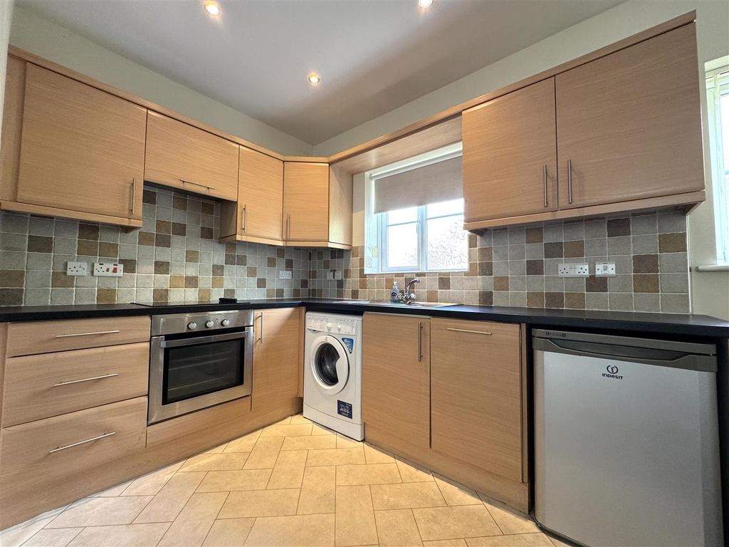 Property photo 2 of 16 Kitchen Dining Room
