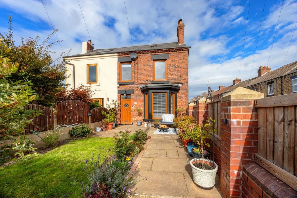 Property photo 1 of 30