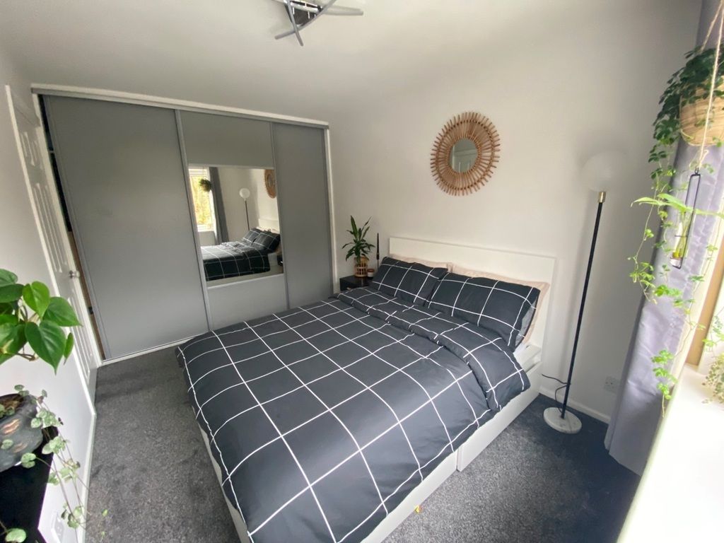 Property photo 3 of 9 Double Bedroom