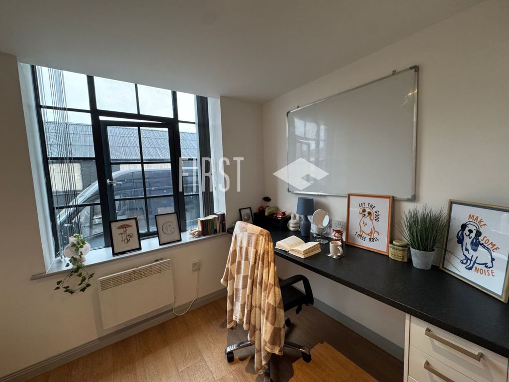 Property photo 2 of 10 Photo 10