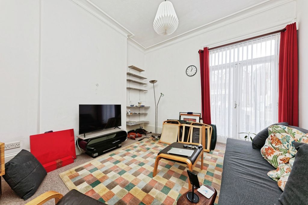 Property photo 2 of 10 Photo