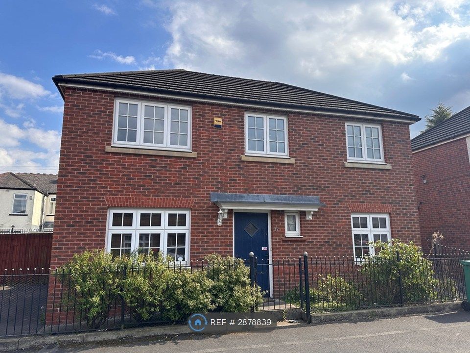 Property photo 1 of 32