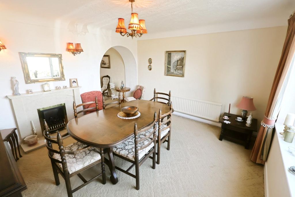 Property photo 3 of 12 Dining Room