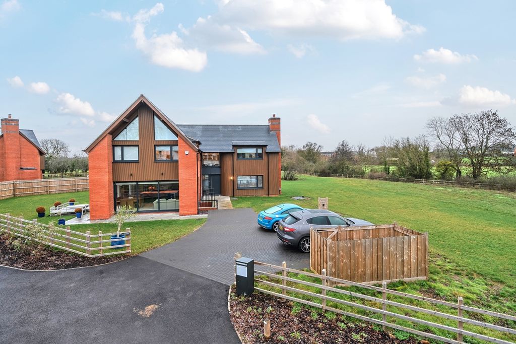 Property photo 1 of 31