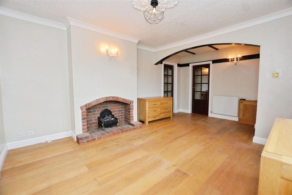 Property photo 2 of 39 Living Room