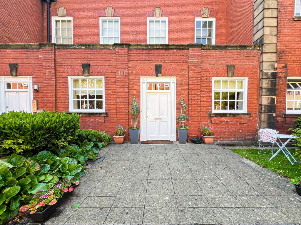 Property photo 1 of 11 Photo 11