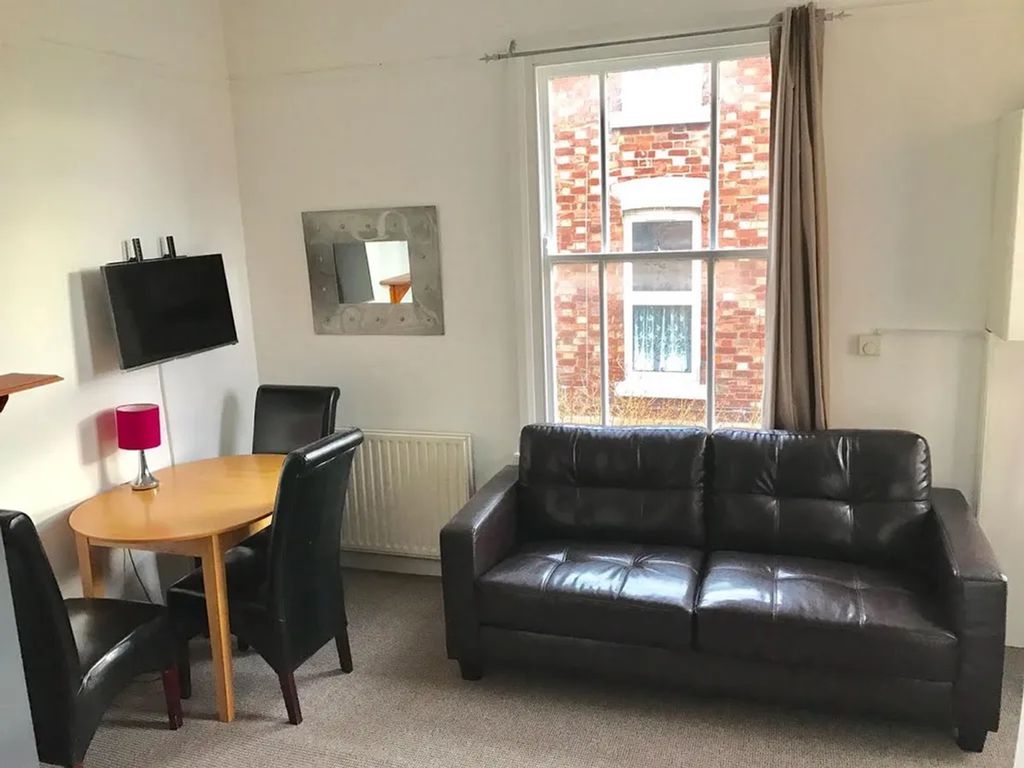 Property photo 2 of 5 A Bright And Inviting Living Room With Modern Furn...
