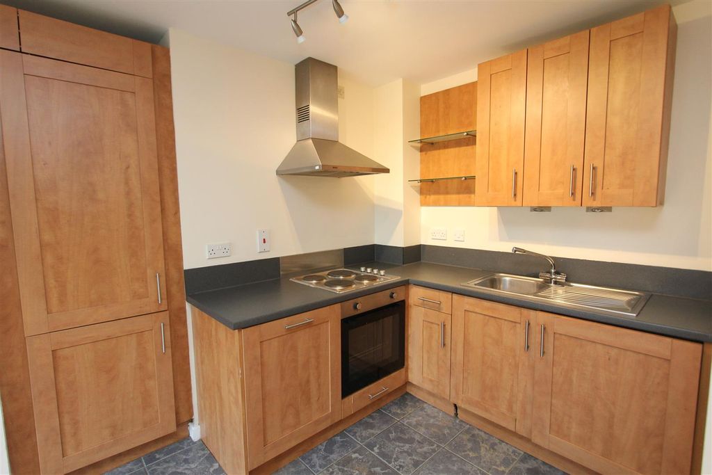 Property photo 3 of 12 Kitchen.Jpg