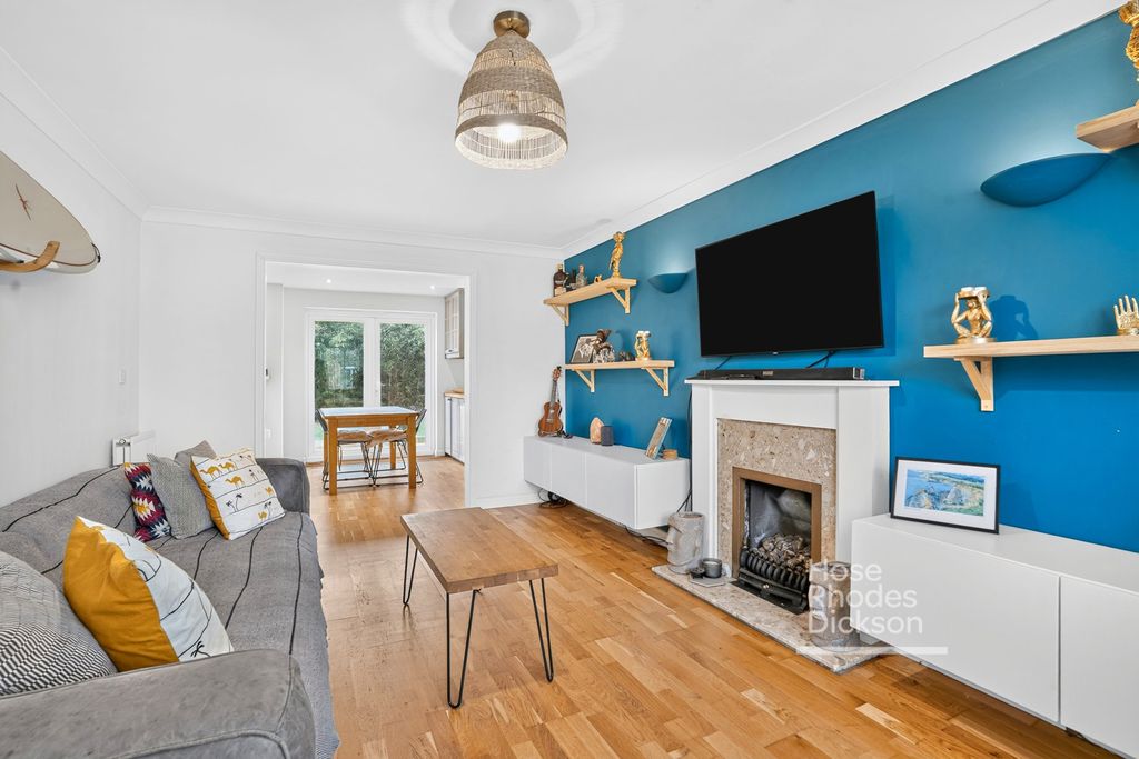 Property photo 2 of 19 2