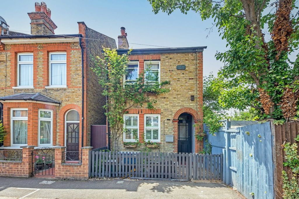 Property photo 1 of 8