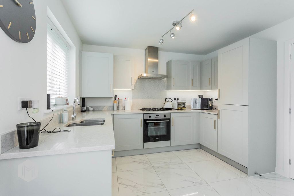 Property photo 3 of 32 Photograph