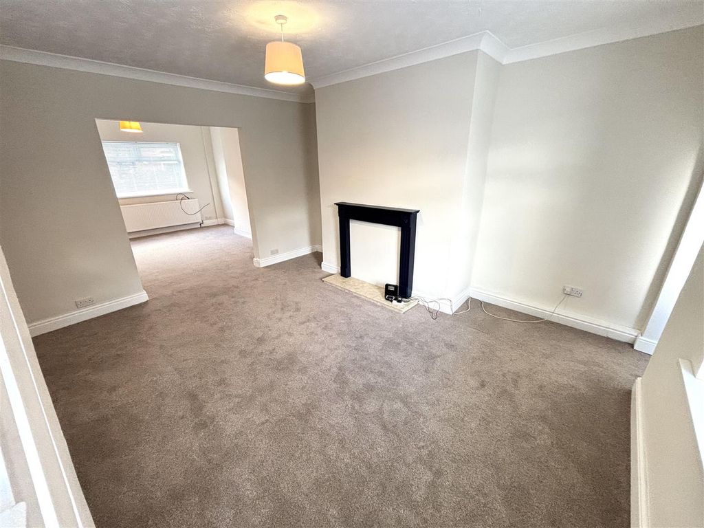 Property photo 2 of 11 Dining Room