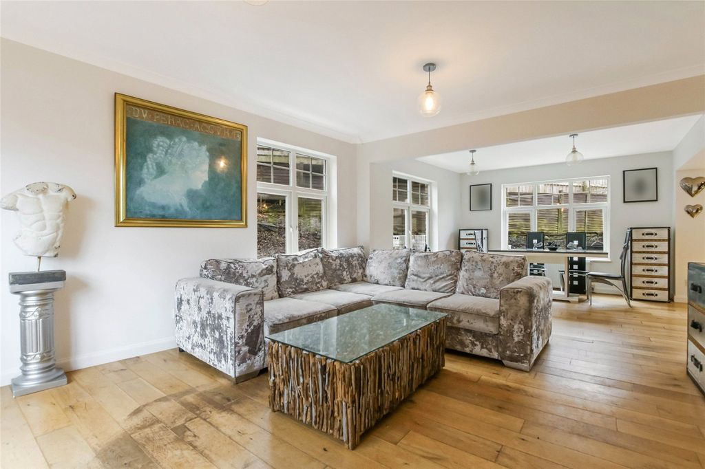 Property photo 3 of 20 Picture No. 03