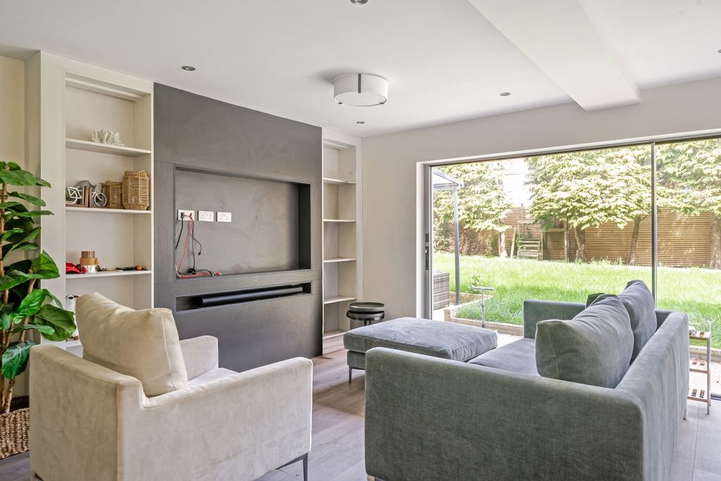 Property photo 2 of 12 1-69Df4504B751c-1...