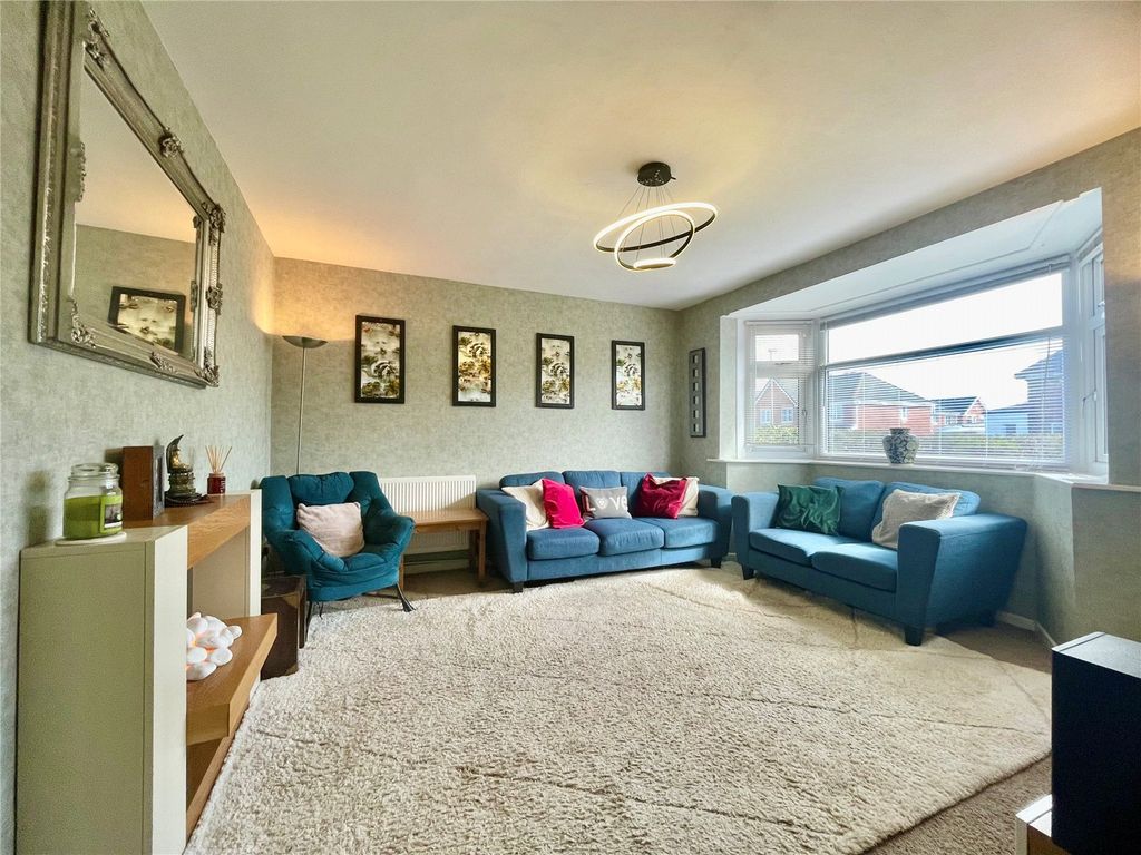 Property photo 2 of 22 Lounge