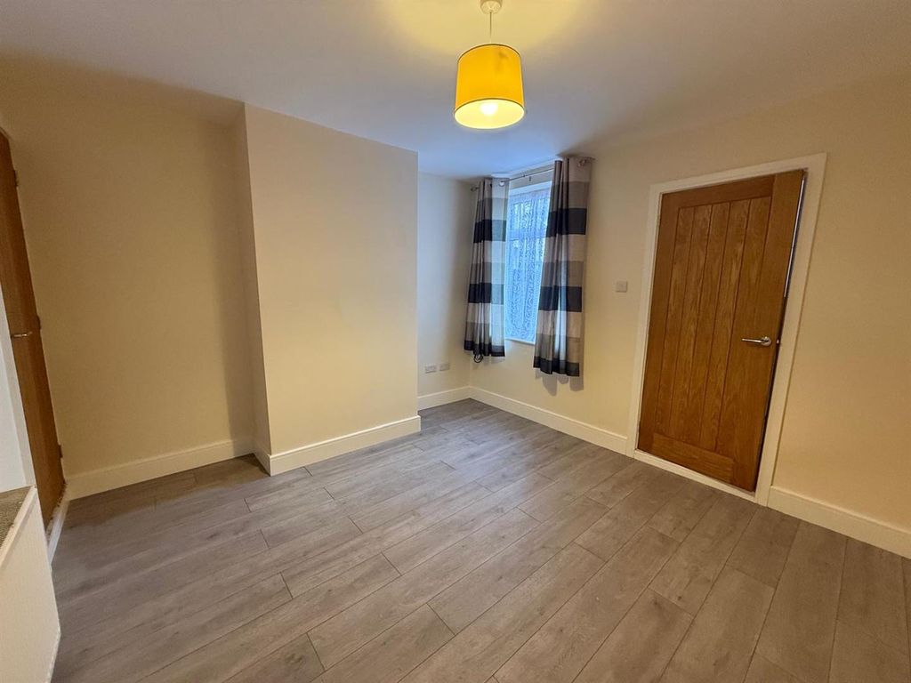 Property photo 3 of 10 Dining Lord.Jpeg