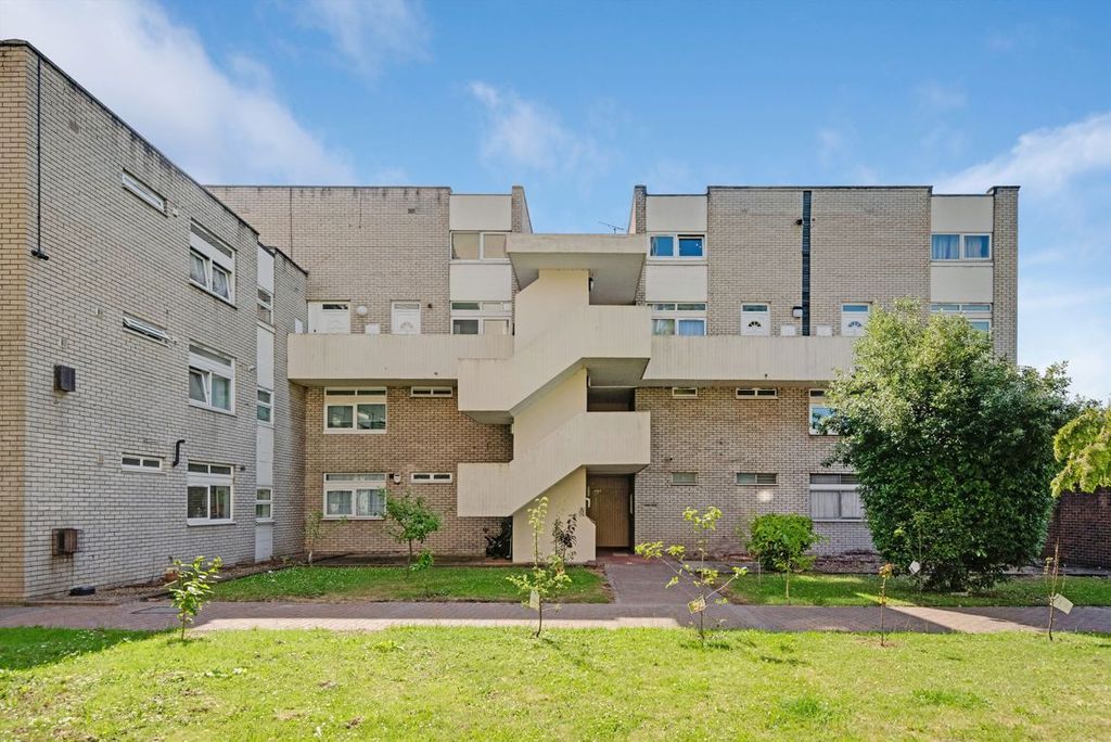 Property photo 1 of 5