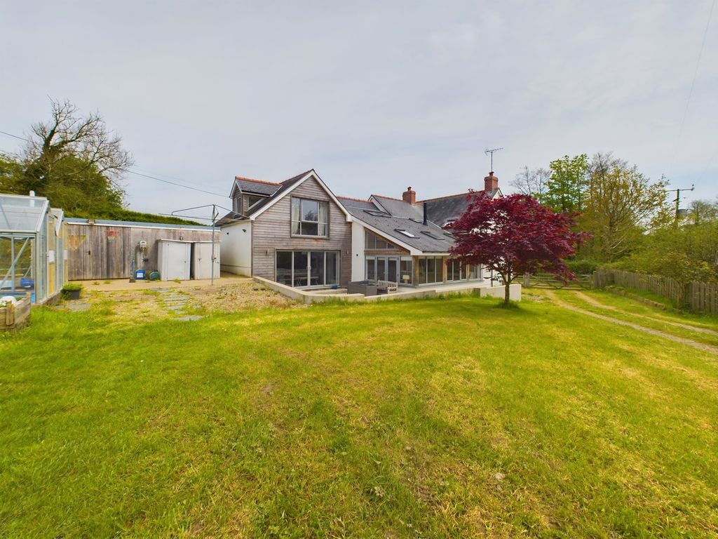 Property photo 2 of 52