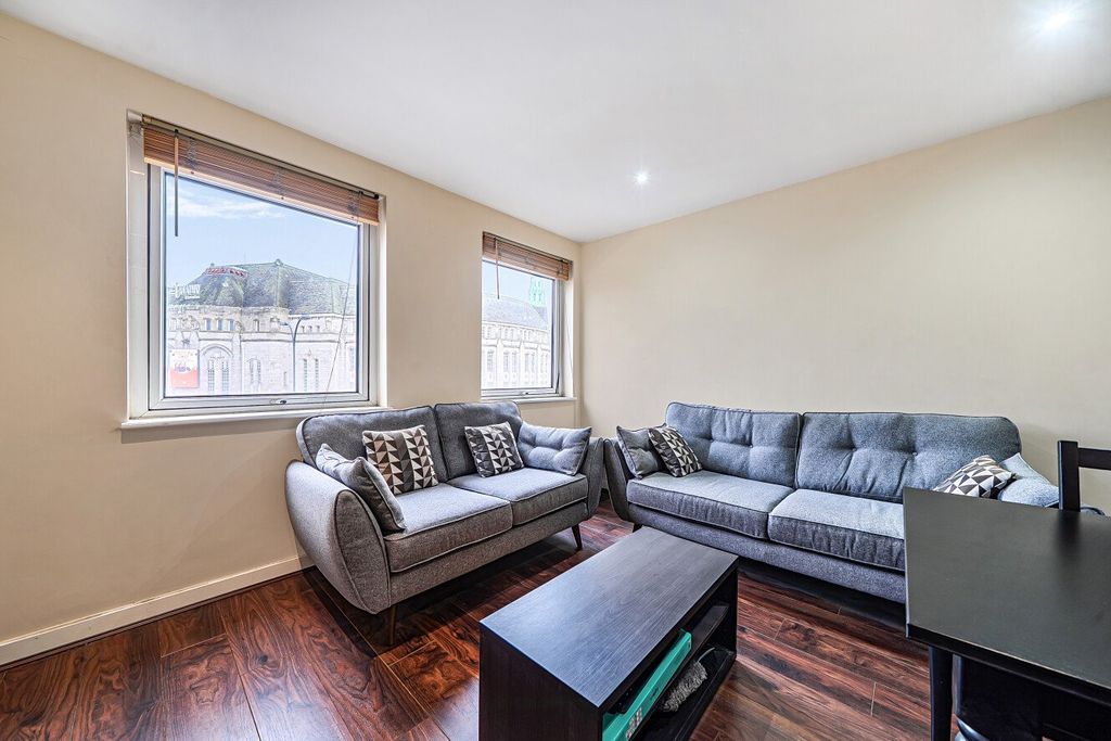 Property photo 3 of 11 Picture No. 08