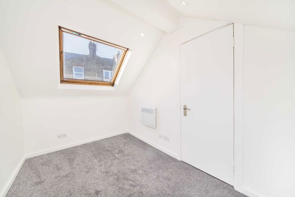 Property photo 3 of 5