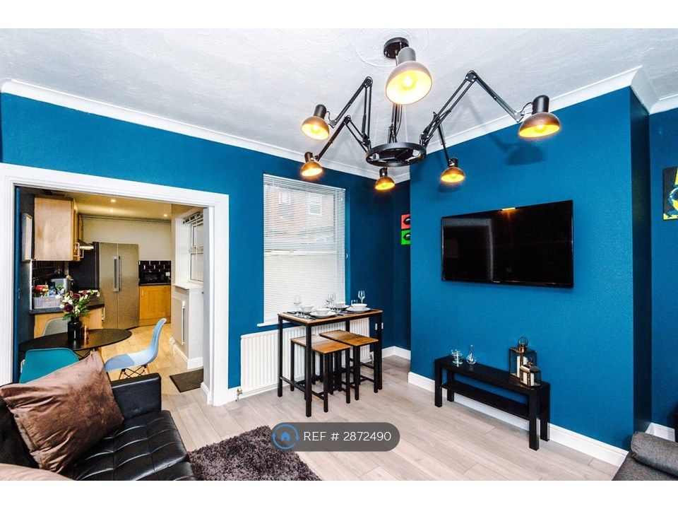 Property photo 2 of 11