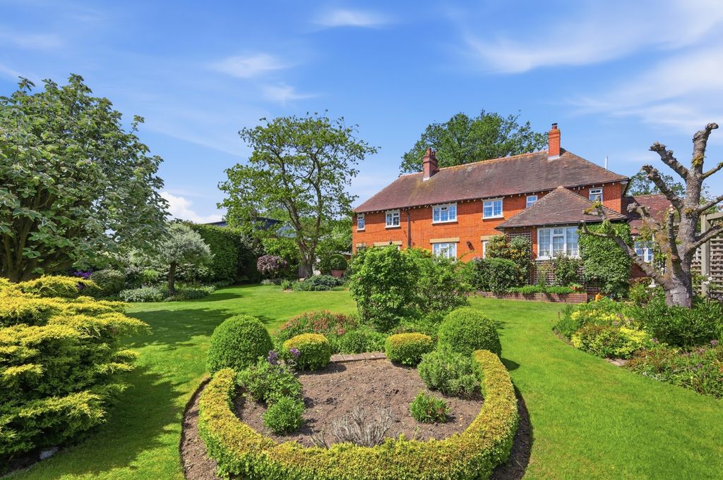 Property photo 2 of 33 Picture No. 72