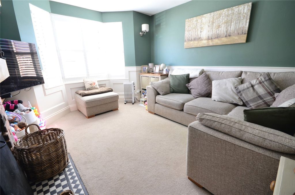 Property photo 2 of 25 Lounge