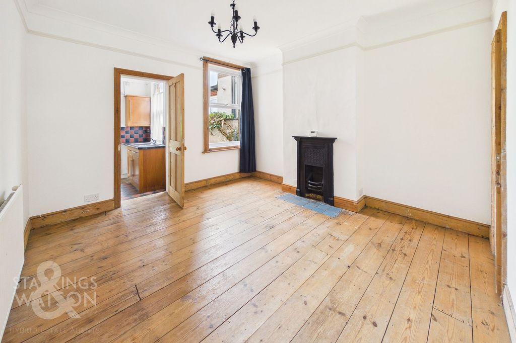 Property photo 3 of 16