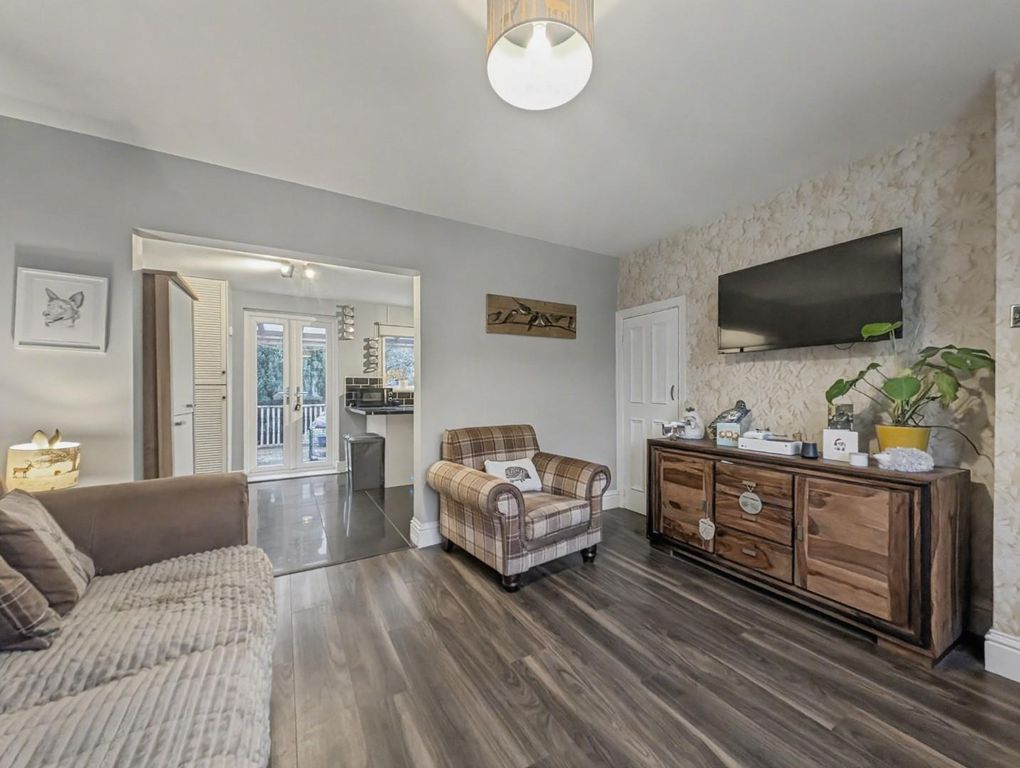 Property photo 2 of 18 20251216040848_0010_Lada9.Jpg